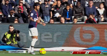 布斯克茨：很期待去看看新诺坎普，也很想在那里好好感受一下（布斯克茨：期待探访全新诺坎普，渴望亲身感受其魅力）