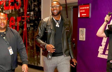 世界波直挂死角，全场尖叫（惊天远射命中死角，全场沸腾）