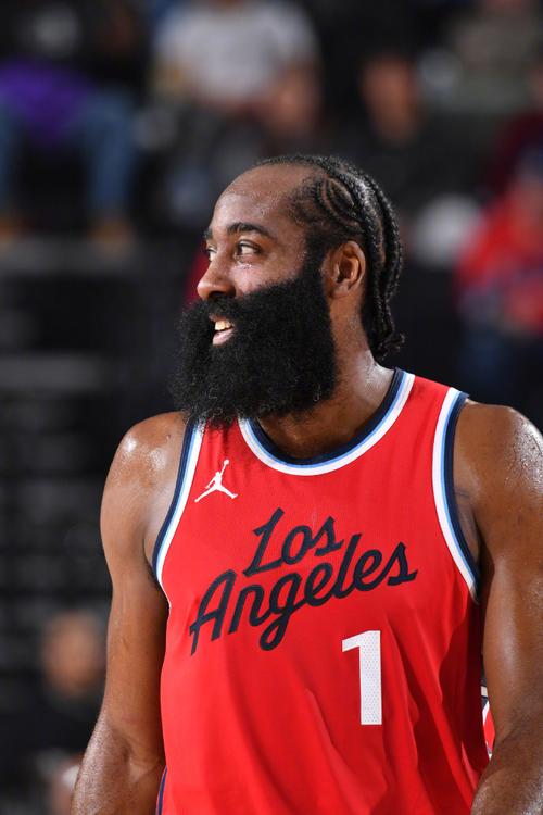 鲁媒：山东队4外援出征武汉，依木兰、陈泽仕已提前抵达（鲁媒称山东队四外援赶赴武汉，依木兰与陈泽仕已先行到达）