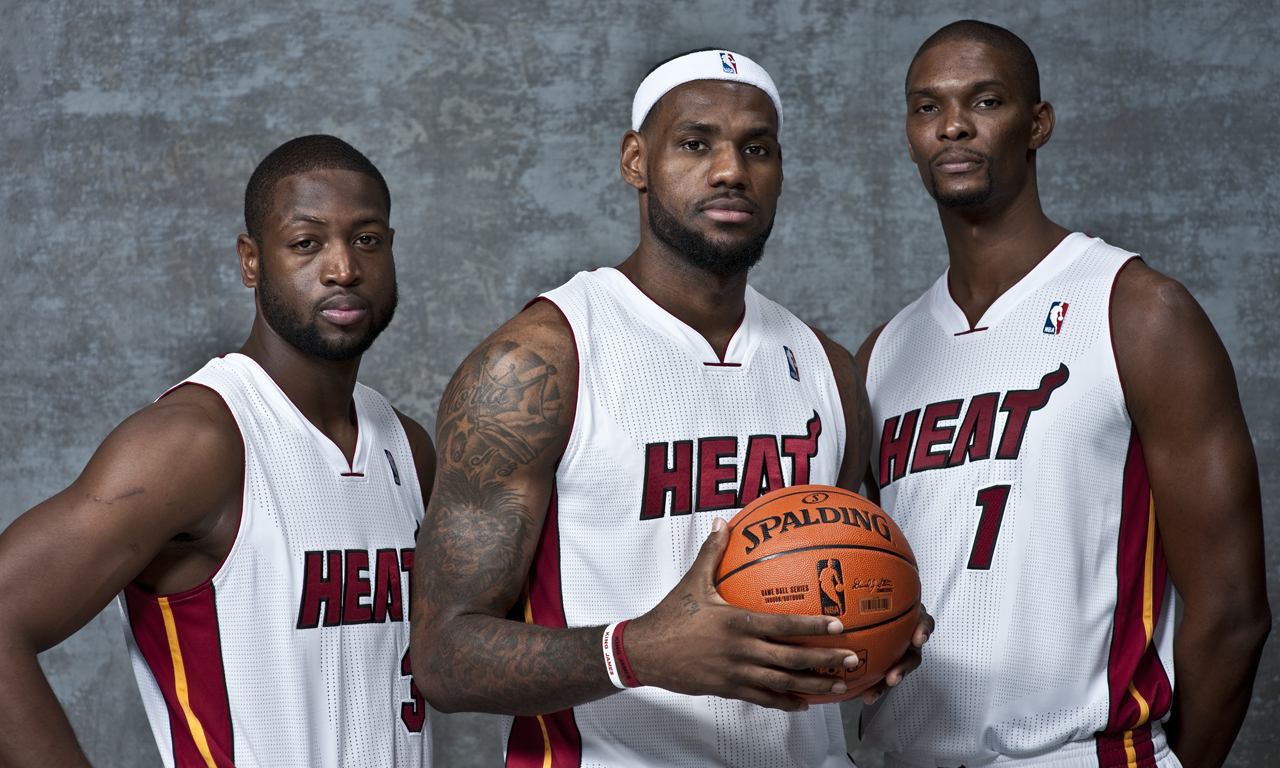 卡恩：纳格尔斯曼应该停止试验；拜仁和于帕续约的代价很昂贵（卡恩建议纳格尔斯曼别再试阵；拜仁与于帕续约代价不菲）