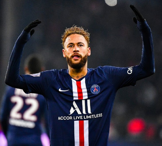 巴萨官方欢迎梅西回归诺坎普：里奥，我们随时欢迎你回家！（巴萨官宣欢迎梅西重返诺坎普：里奥，家门永远为你敞开）