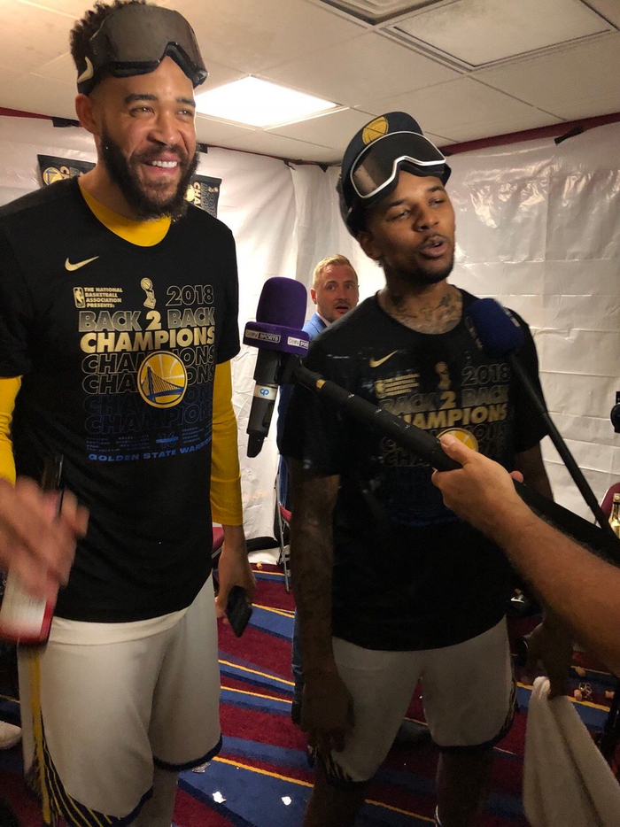 弗拉霍维奇晒龙珠悟空恢复照：手术很顺利，感谢大家（弗拉霍维奇晒龙珠悟空康复照：手术顺利，向大家致谢）