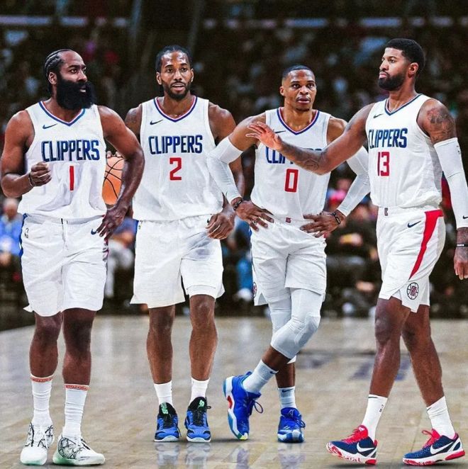 巴萨二队遭遇不公？十人作战惨遭绝杀，阿尔科亚诺主场3-2险胜（巴萨B队十人苦撑仍遭补时绝杀，阿尔科亚诺主场3-2笑到最后）