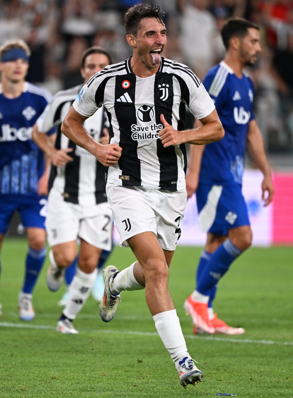 CBA赛场技术统计：广东队三分命中率领先,（技术统计显示：广东队三分命中率领跑CBA）